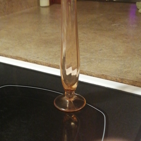 Pink depression glass bud vase - Picture 3 of 3